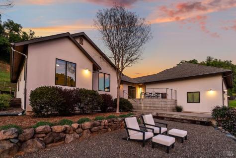 1127 Highland Ranch Road Cloverdale CA 95425