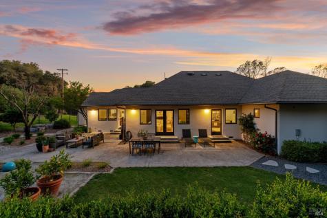 1127 Highland Ranch Road Cloverdale CA 95425
