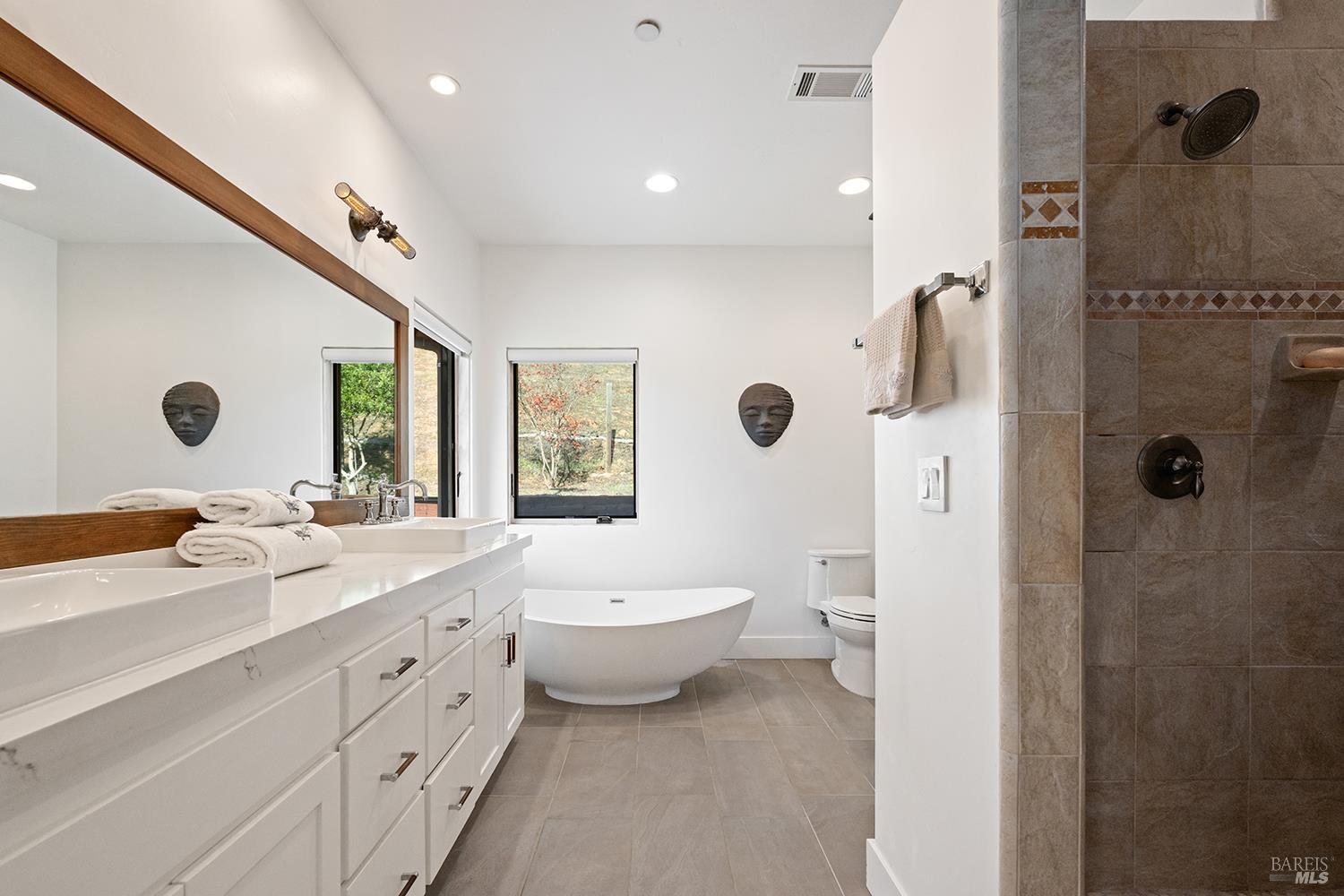 1127 Highland Ranch Road Cloverdale CA 95425