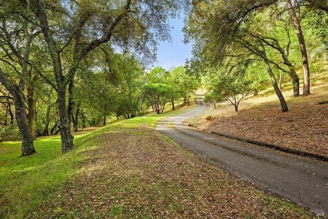 1127 Highland Ranch Road Cloverdale CA 95425
