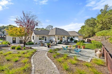 1127 Highland Ranch Road Cloverdale CA 95425