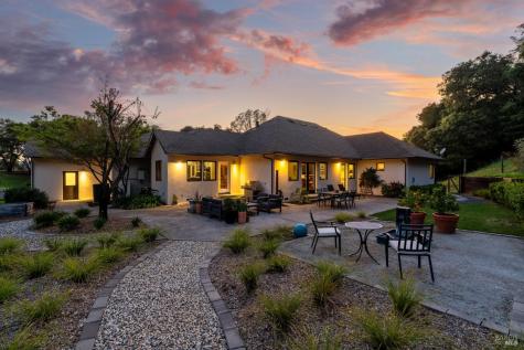 1127 Highland Ranch Road Cloverdale CA 95425