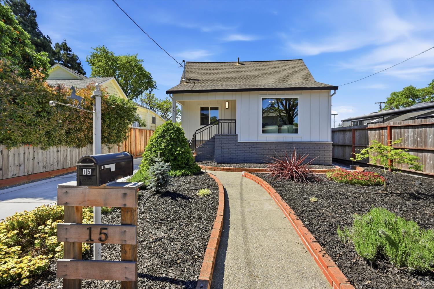 15 Ward Street Healdsburg CA 95448