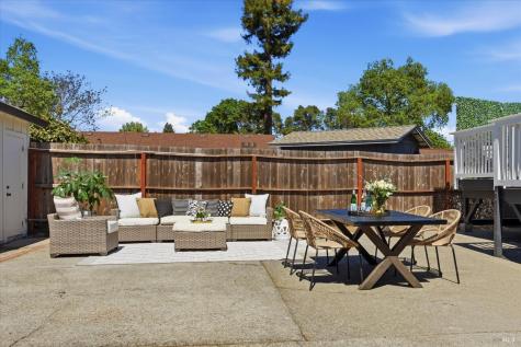 15 Ward Street Healdsburg CA 95448