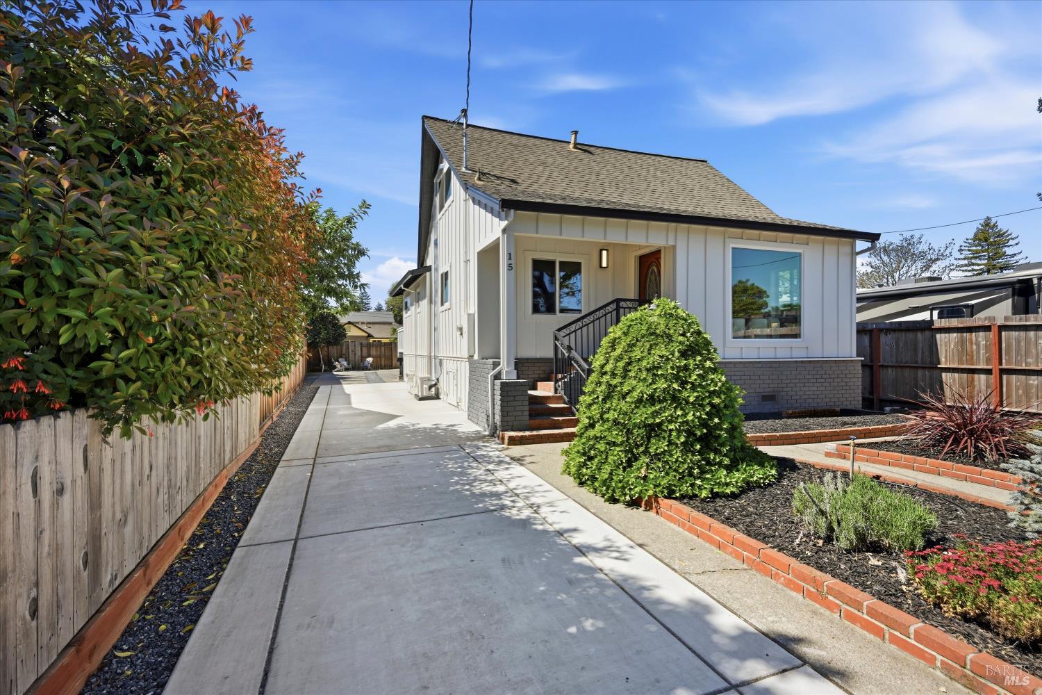 15 Ward Street Healdsburg CA 95448