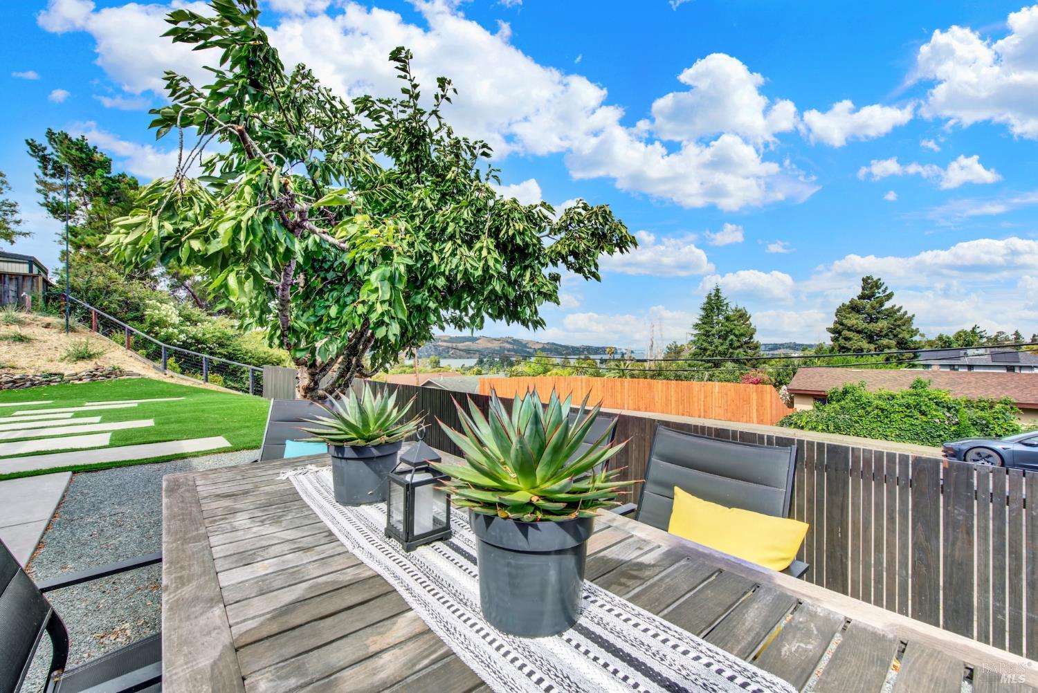 496 Raymond Drive Benicia CA 94510