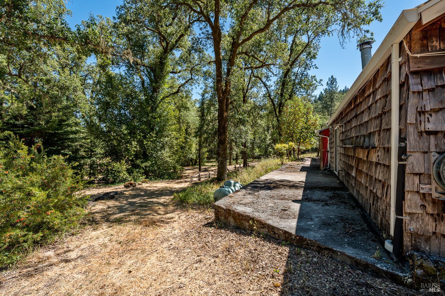 850 Davidson Lane Laytonville CA 95454