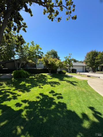 2919 E Joaquin Place Fresno CA 93726