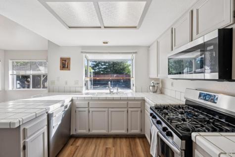 7121 Hastings Place Windsor CA 95492