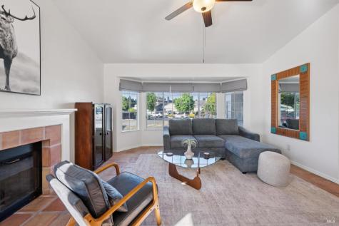 7121 Hastings Place Windsor CA 95492