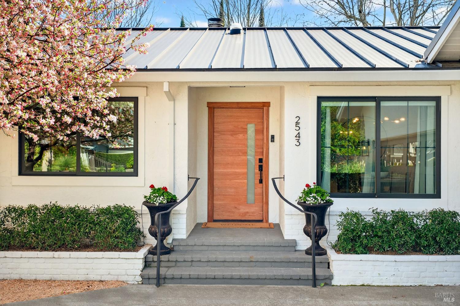 2543 Pinot Way St. Helena CA 94574