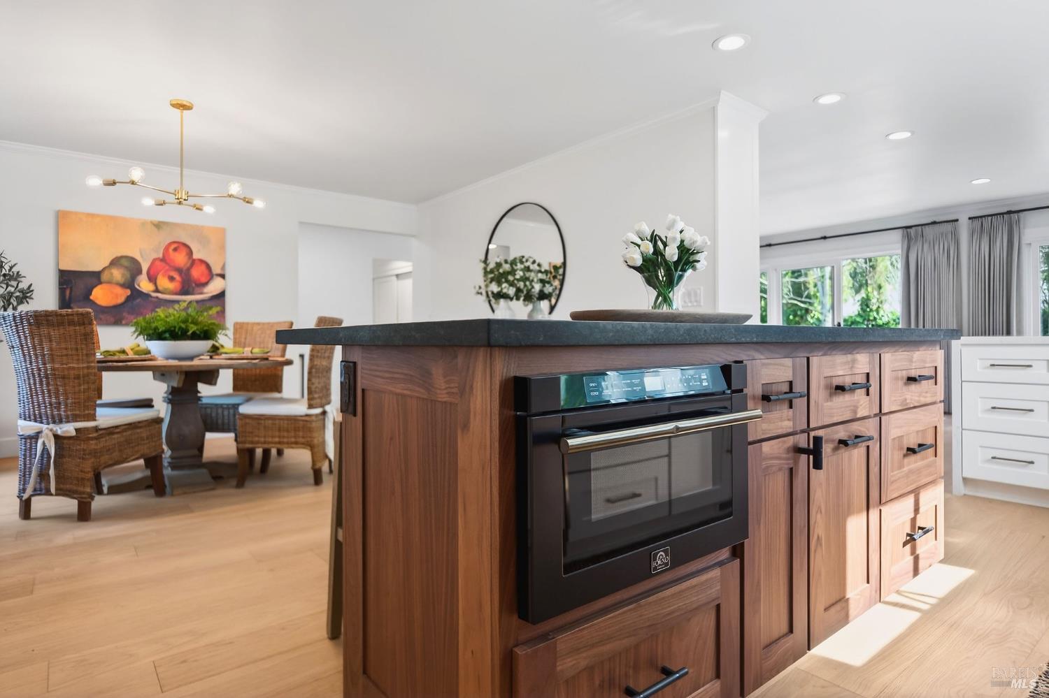 2543 Pinot Way St. Helena CA 94574