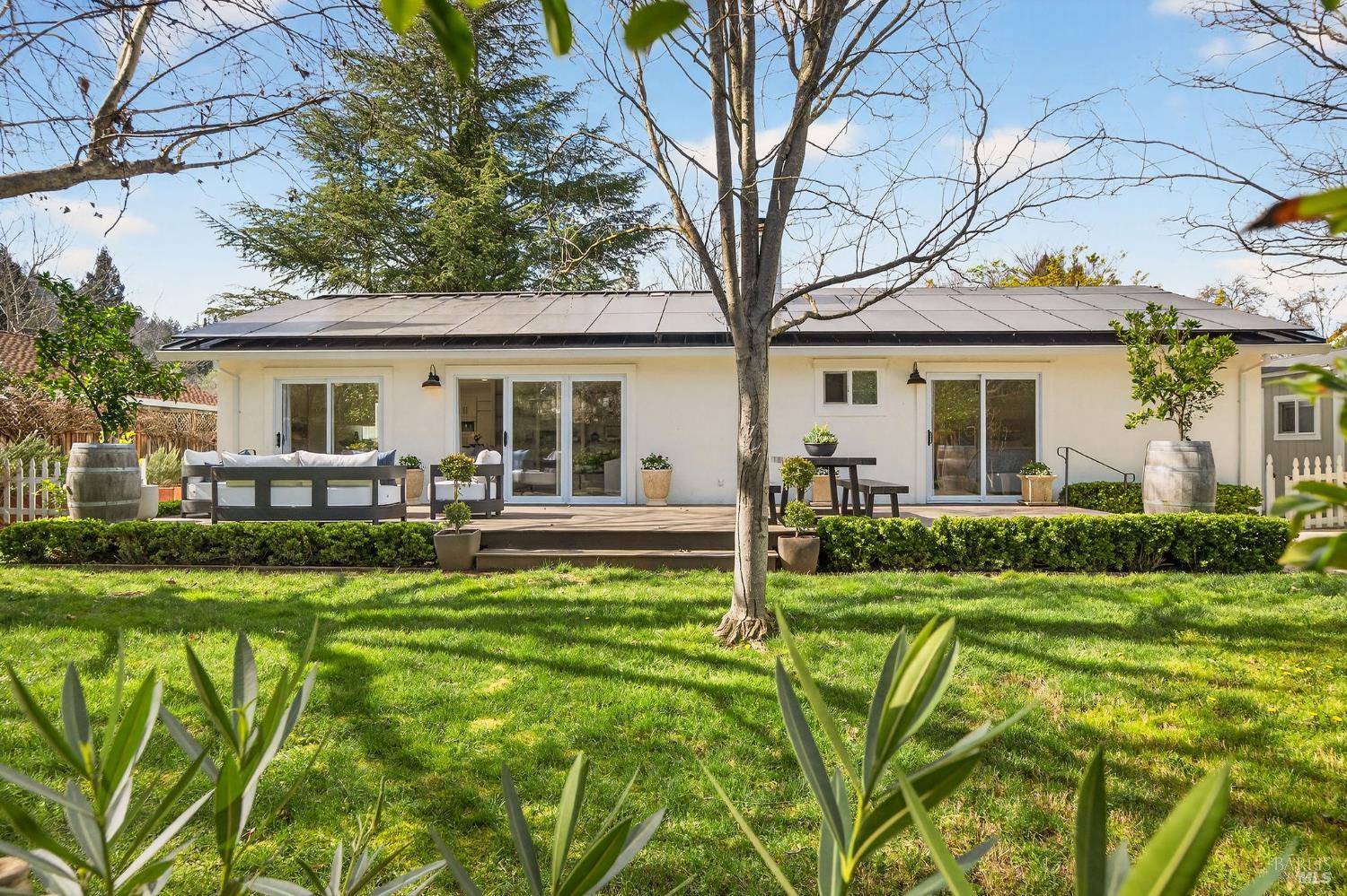 2543 Pinot Way St. Helena CA 94574