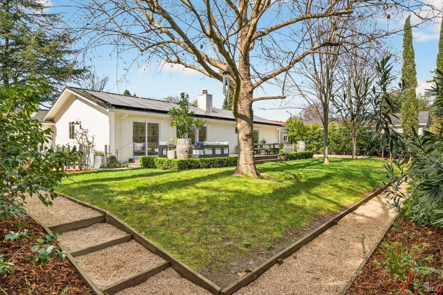 2543 Pinot Way St. Helena CA 94574