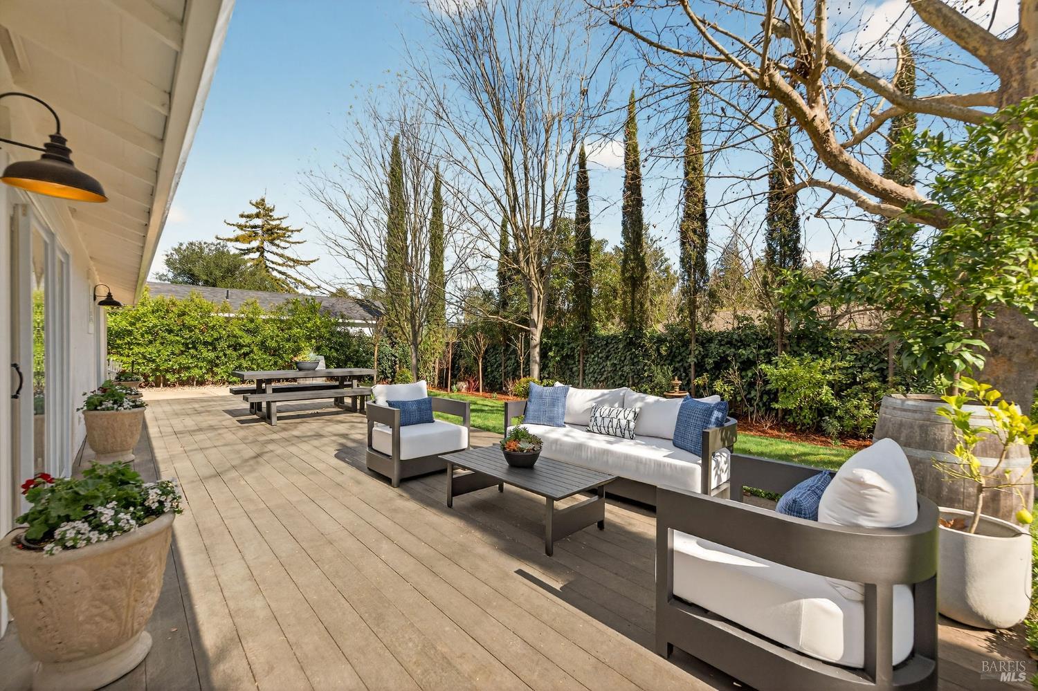 2543 Pinot Way St. Helena CA 94574