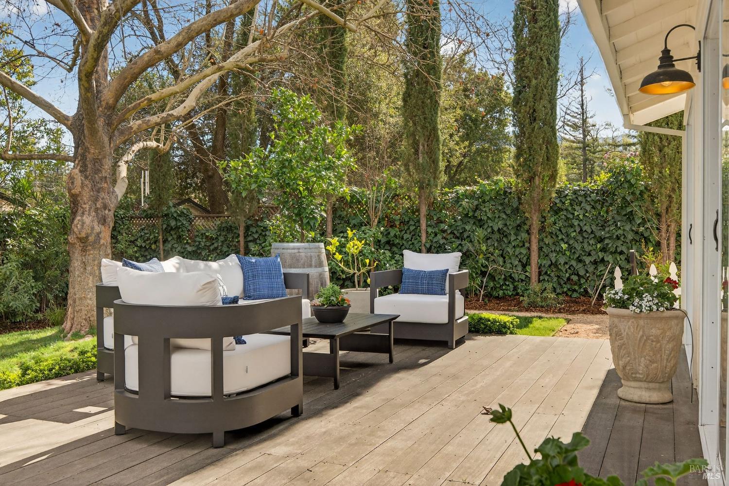 2543 Pinot Way St. Helena CA 94574