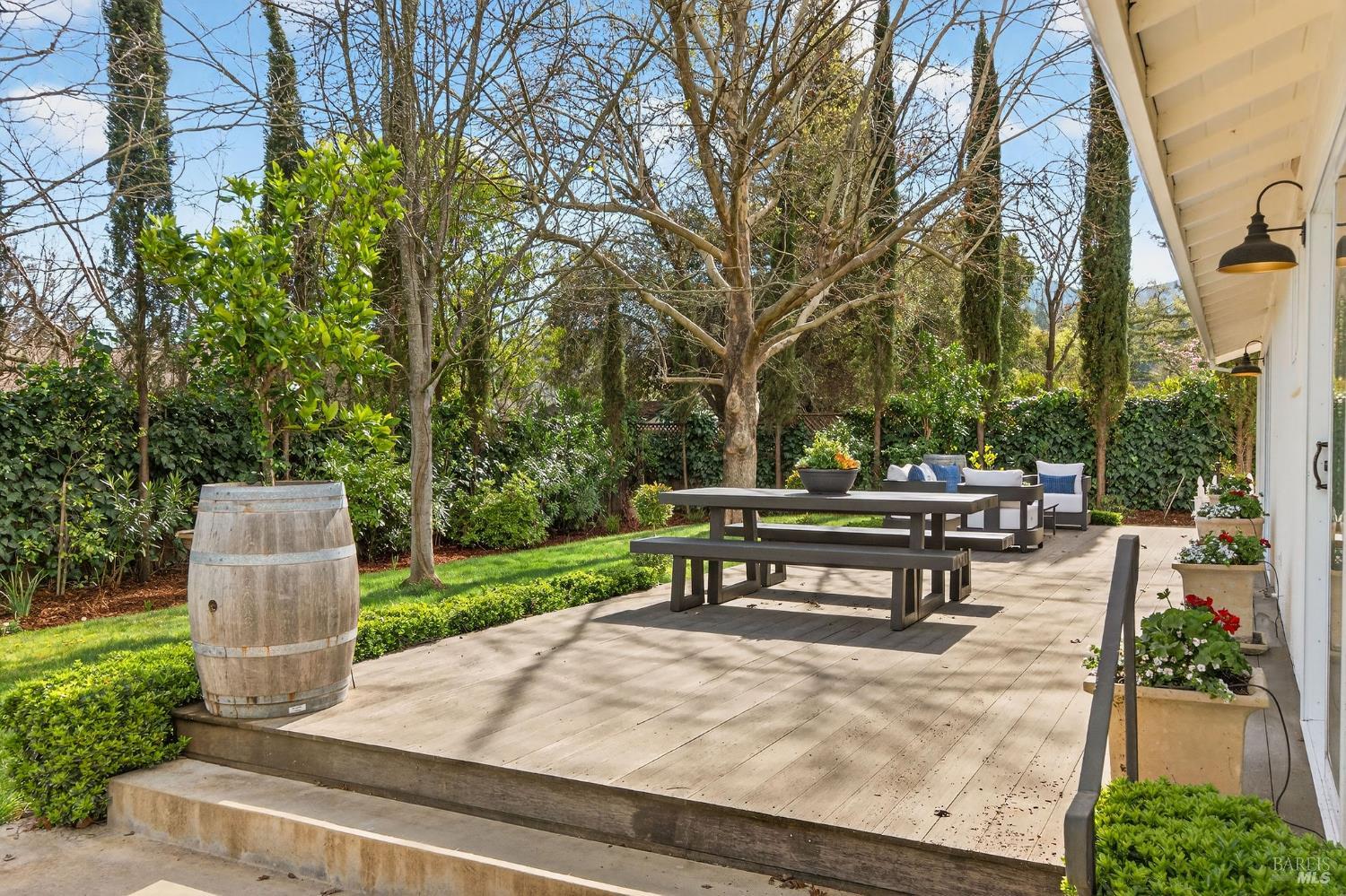 2543 Pinot Way St. Helena CA 94574