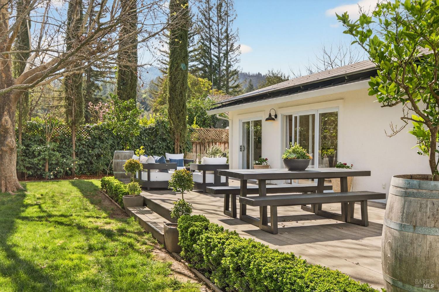 2543 Pinot Way St. Helena CA 94574