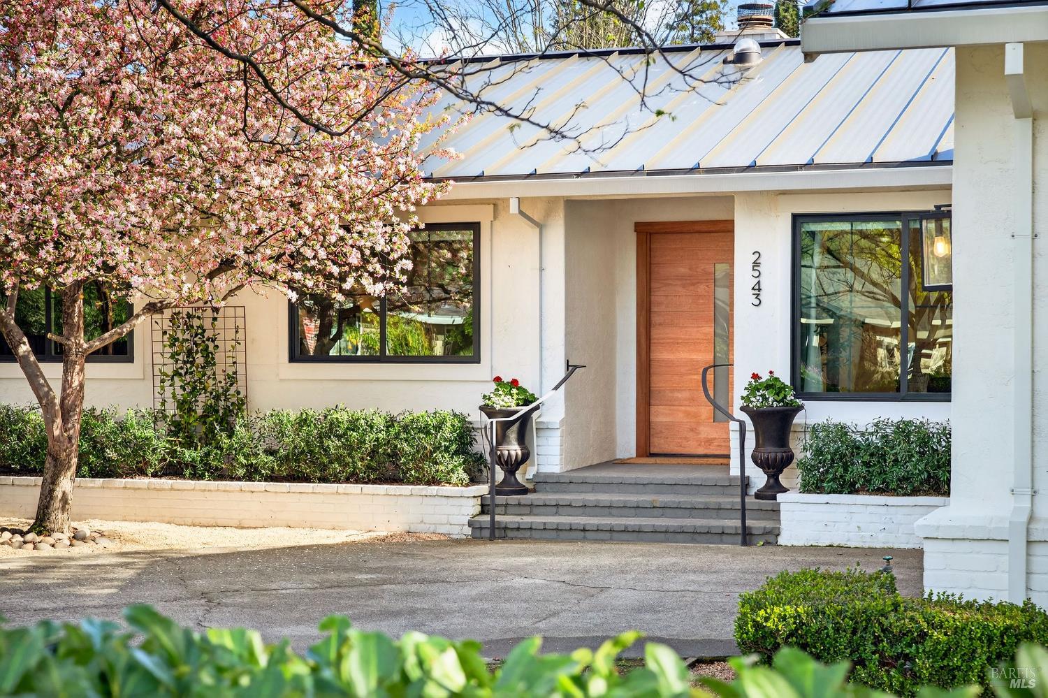 2543 Pinot Way St. Helena CA 94574