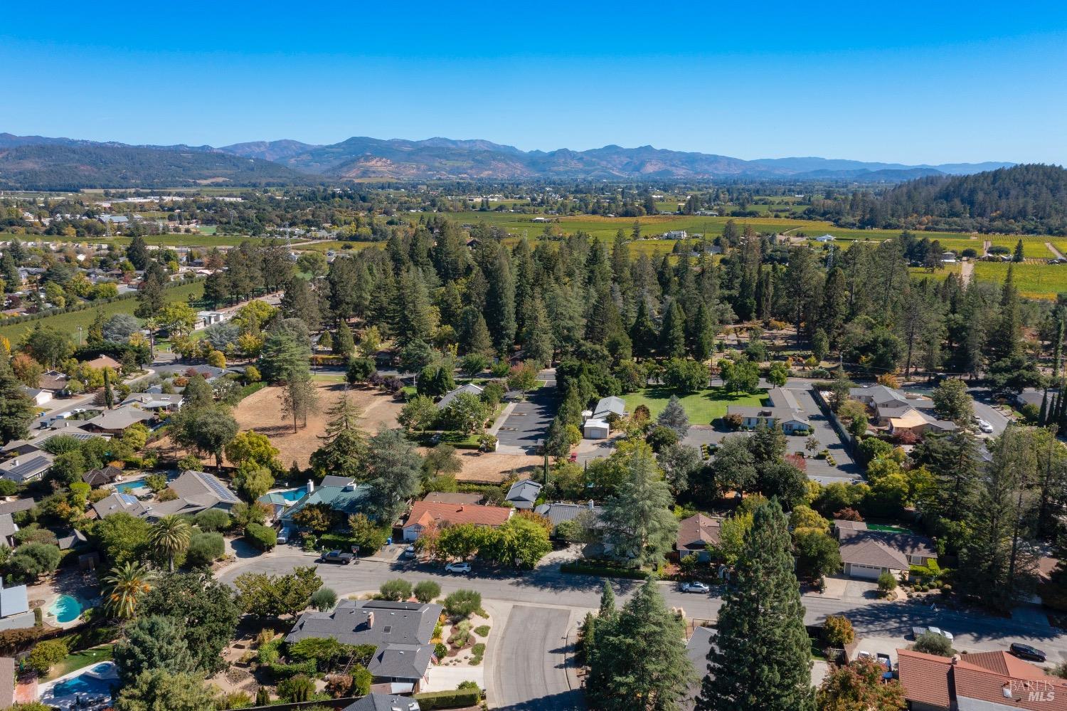 2543 Pinot Way St. Helena CA 94574