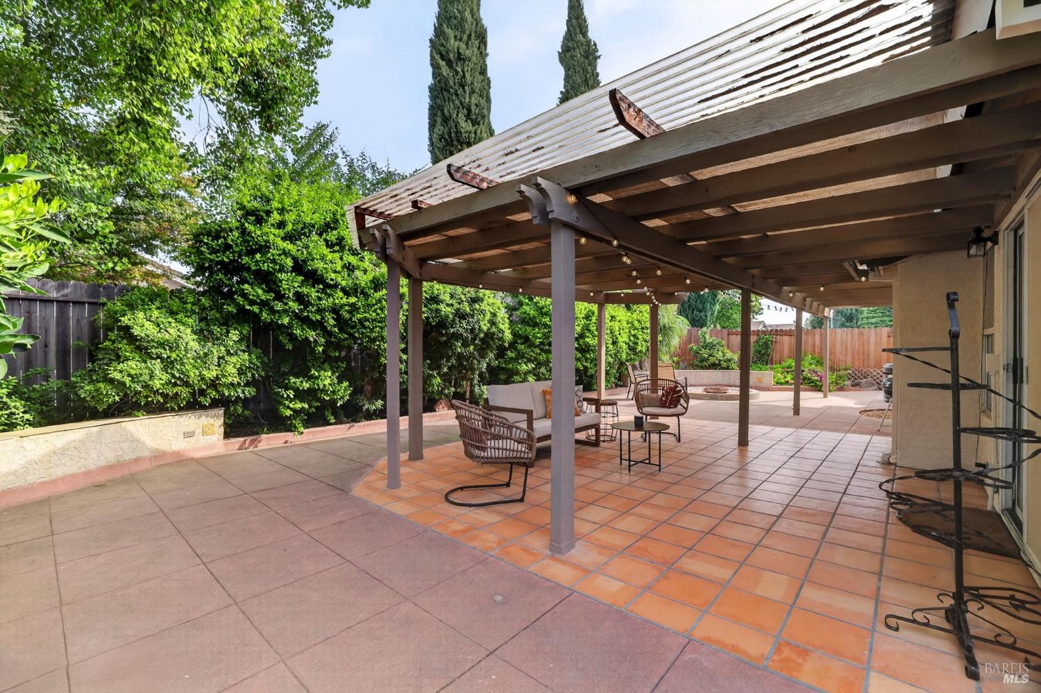 1610 W H Street Dixon CA 95620