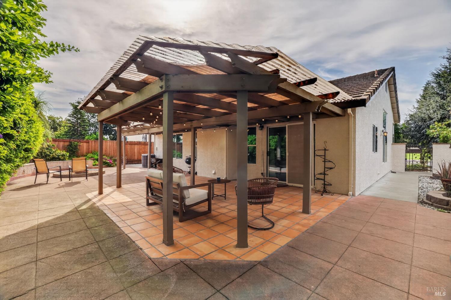 1610 W H Street Dixon CA 95620