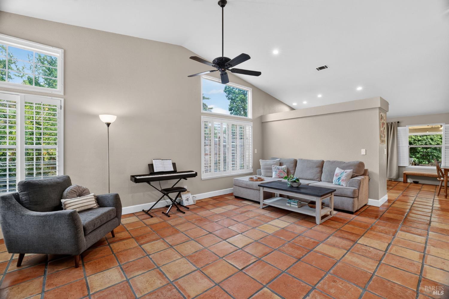 1610 W H Street Dixon CA 95620