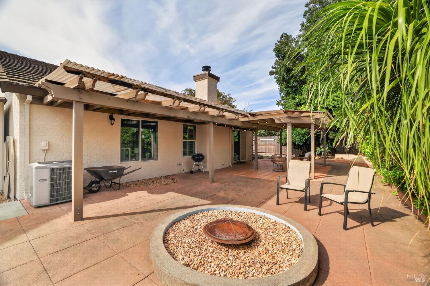 1610 W H Street Dixon CA 95620