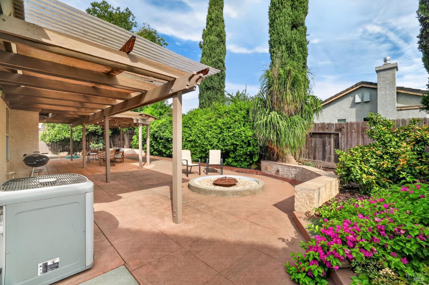 1610 W H Street Dixon CA 95620