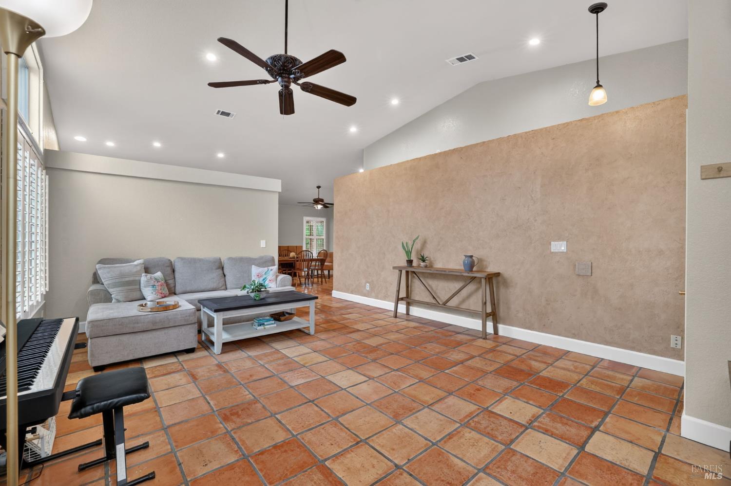 1610 W H Street Dixon CA 95620
