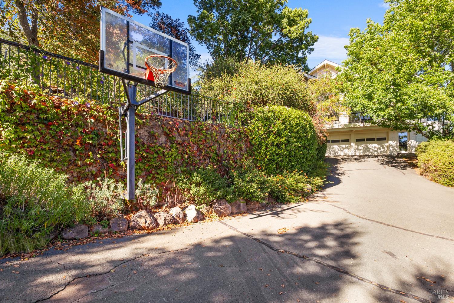 1424 Quail Court Santa Rosa CA 95404