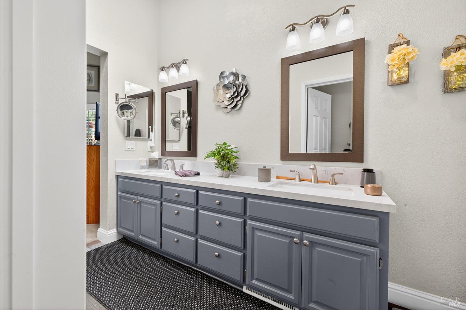 8536 Planetree Drive Windsor CA 95492