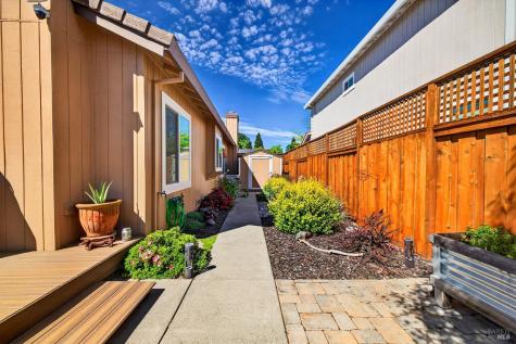 8536 Planetree Drive Windsor CA 95492