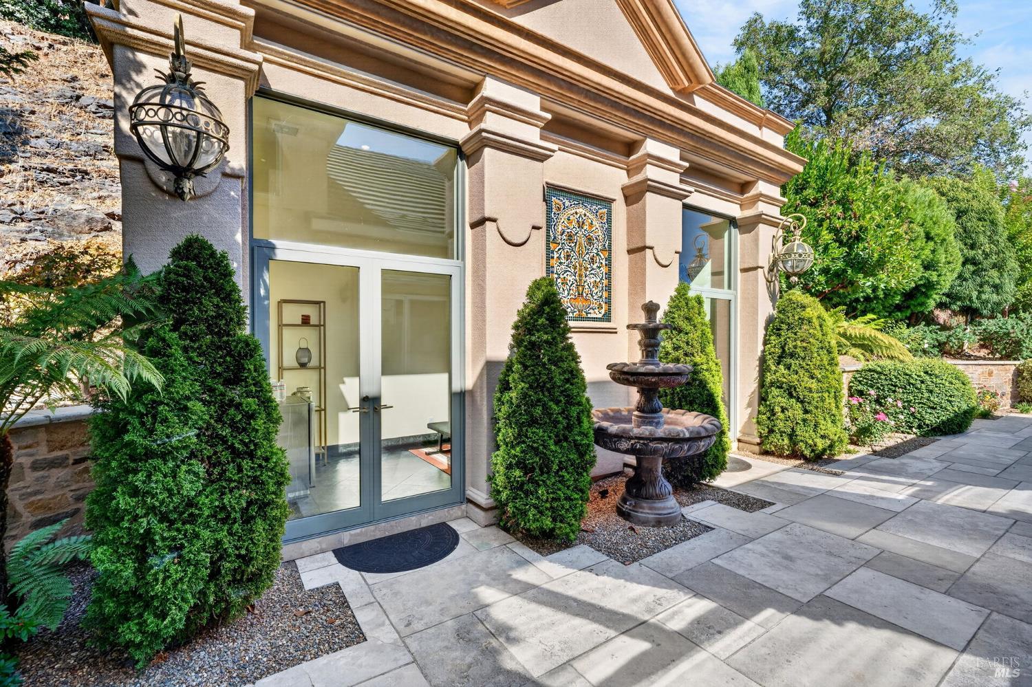 1176 Castle Oaks Drive Napa CA 94558
