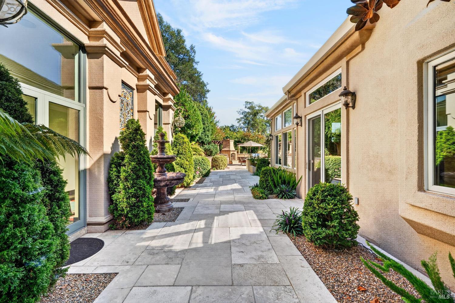 1176 Castle Oaks Drive Napa CA 94558