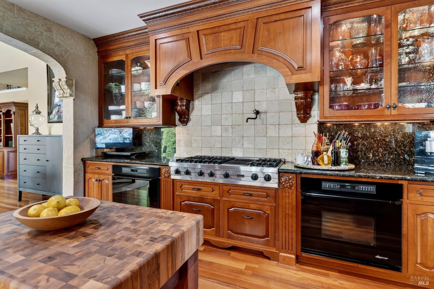 1176 Castle Oaks Drive Napa CA 94558