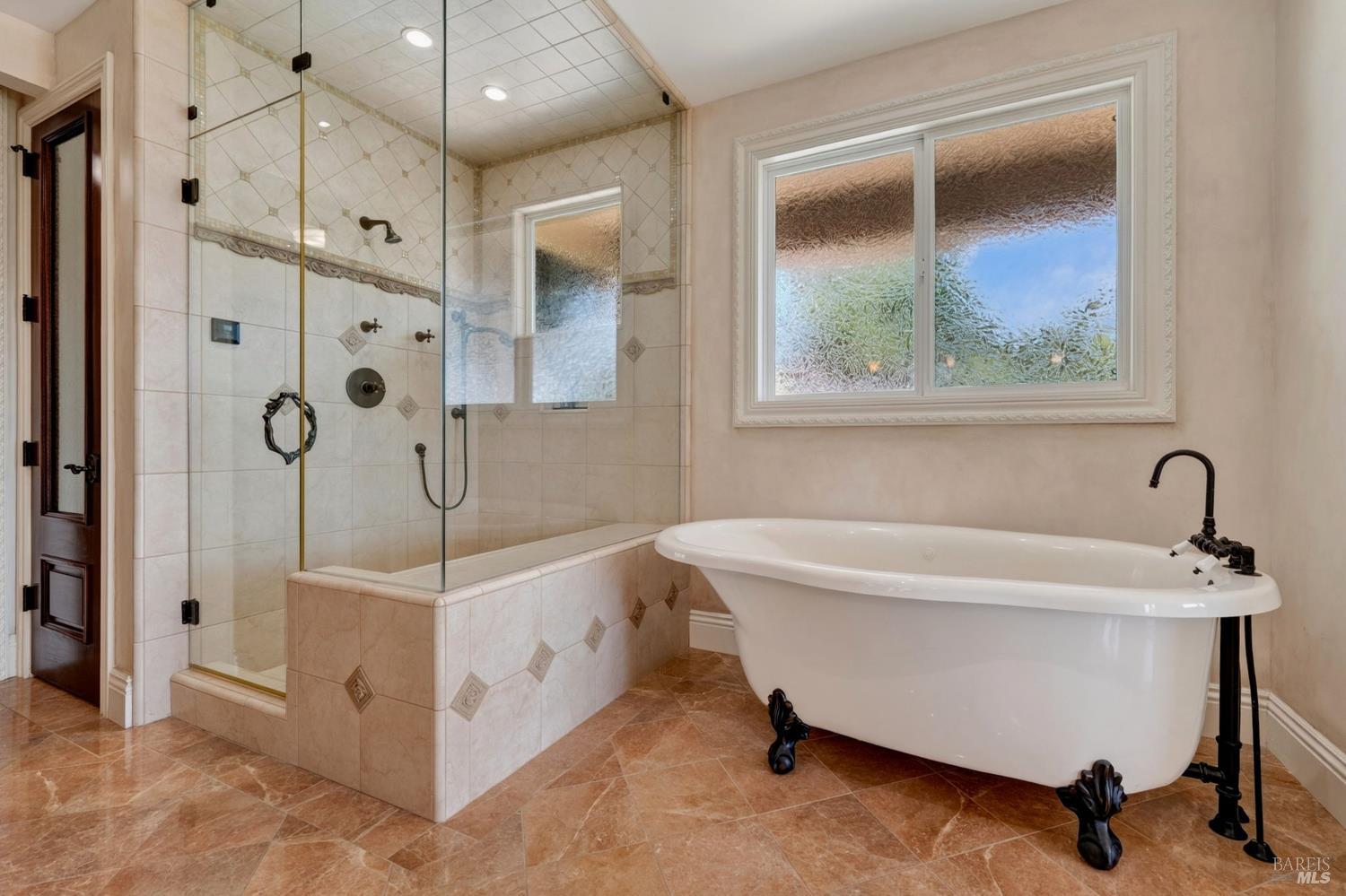 1176 Castle Oaks Drive Napa CA 94558