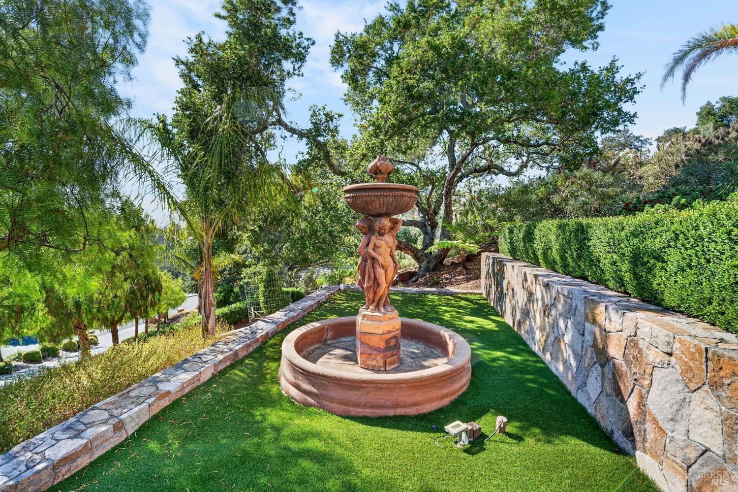 1176 Castle Oaks Drive Napa CA 94558