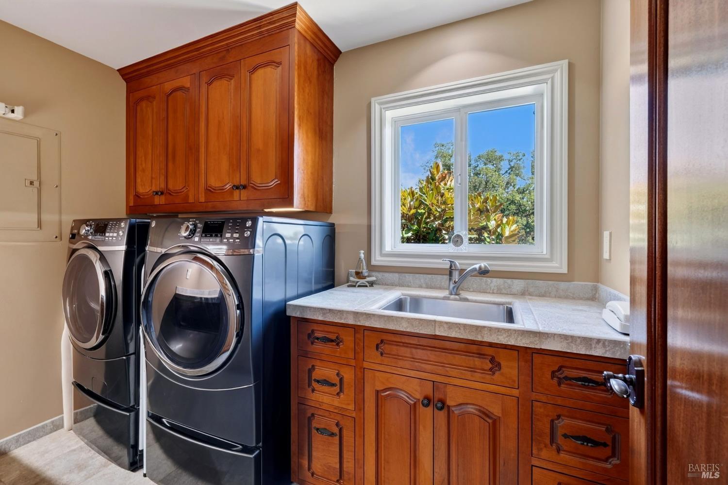 1176 Castle Oaks Drive Napa CA 94558