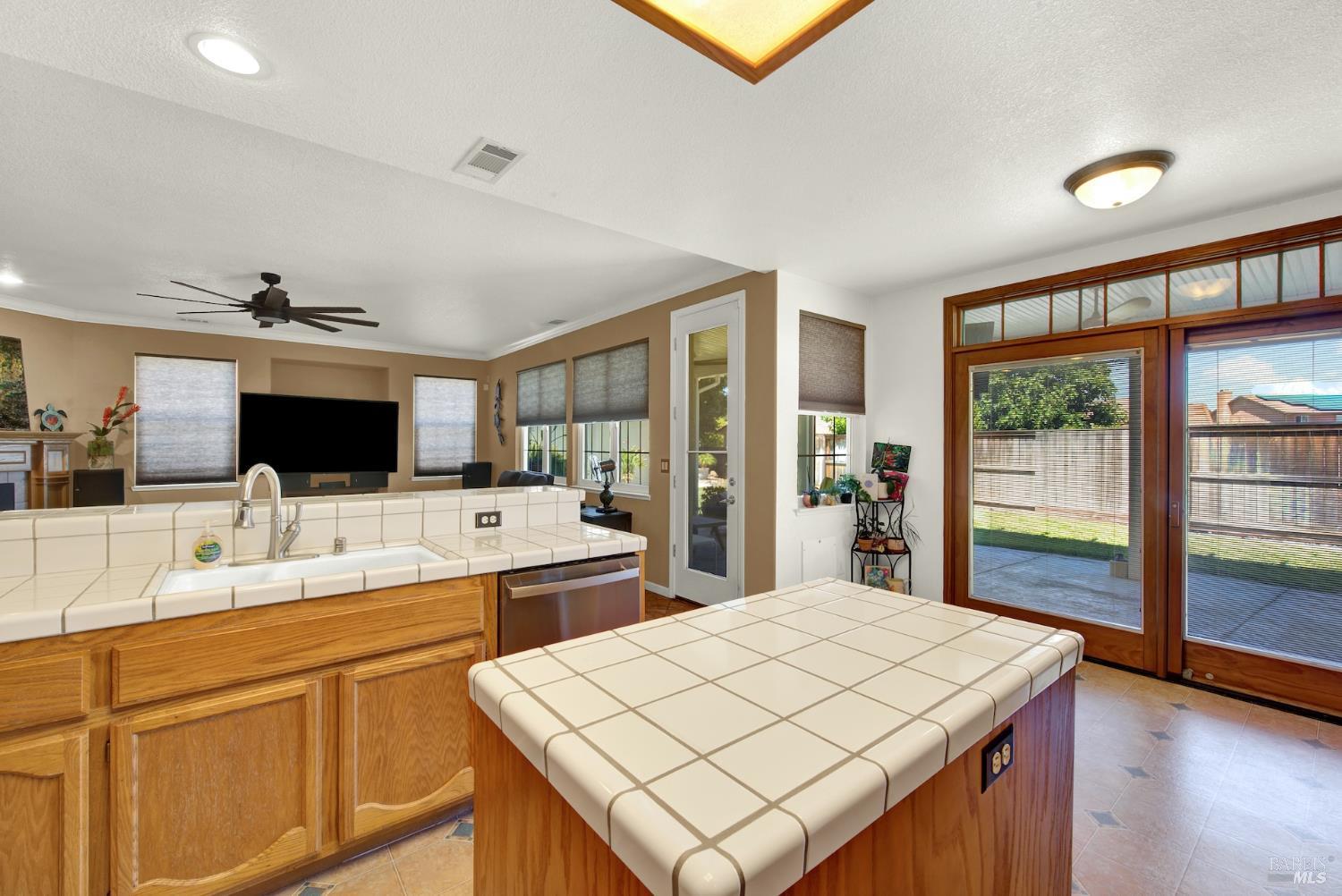 325 Stoneridge Circle Vacaville CA 95687