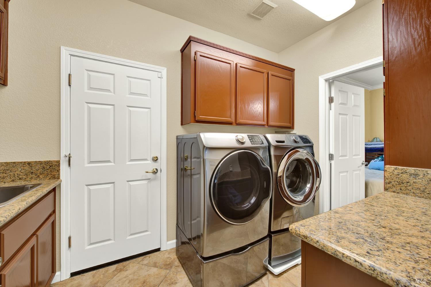 325 Stoneridge Circle Vacaville CA 95687