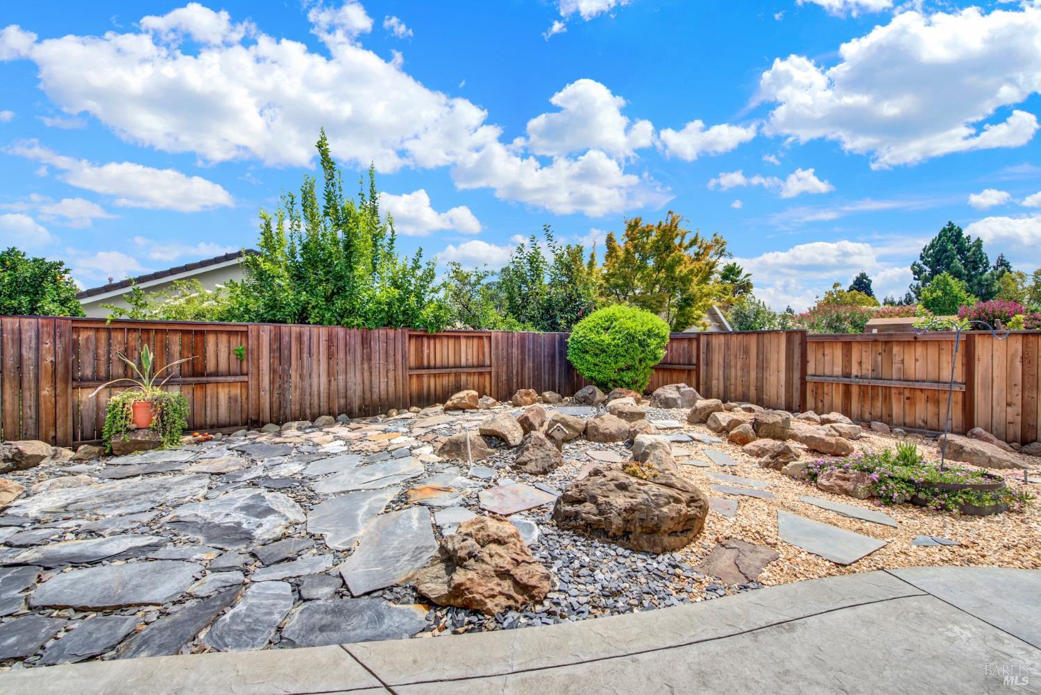 325 Stoneridge Circle Vacaville CA 95687