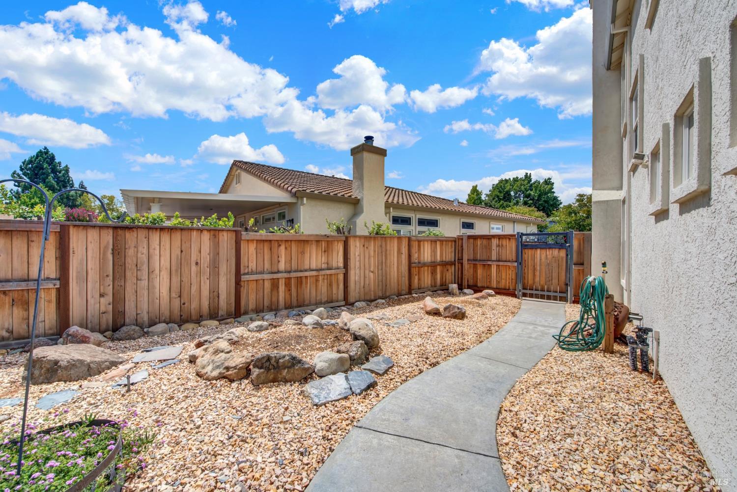 325 Stoneridge Circle Vacaville CA 95687