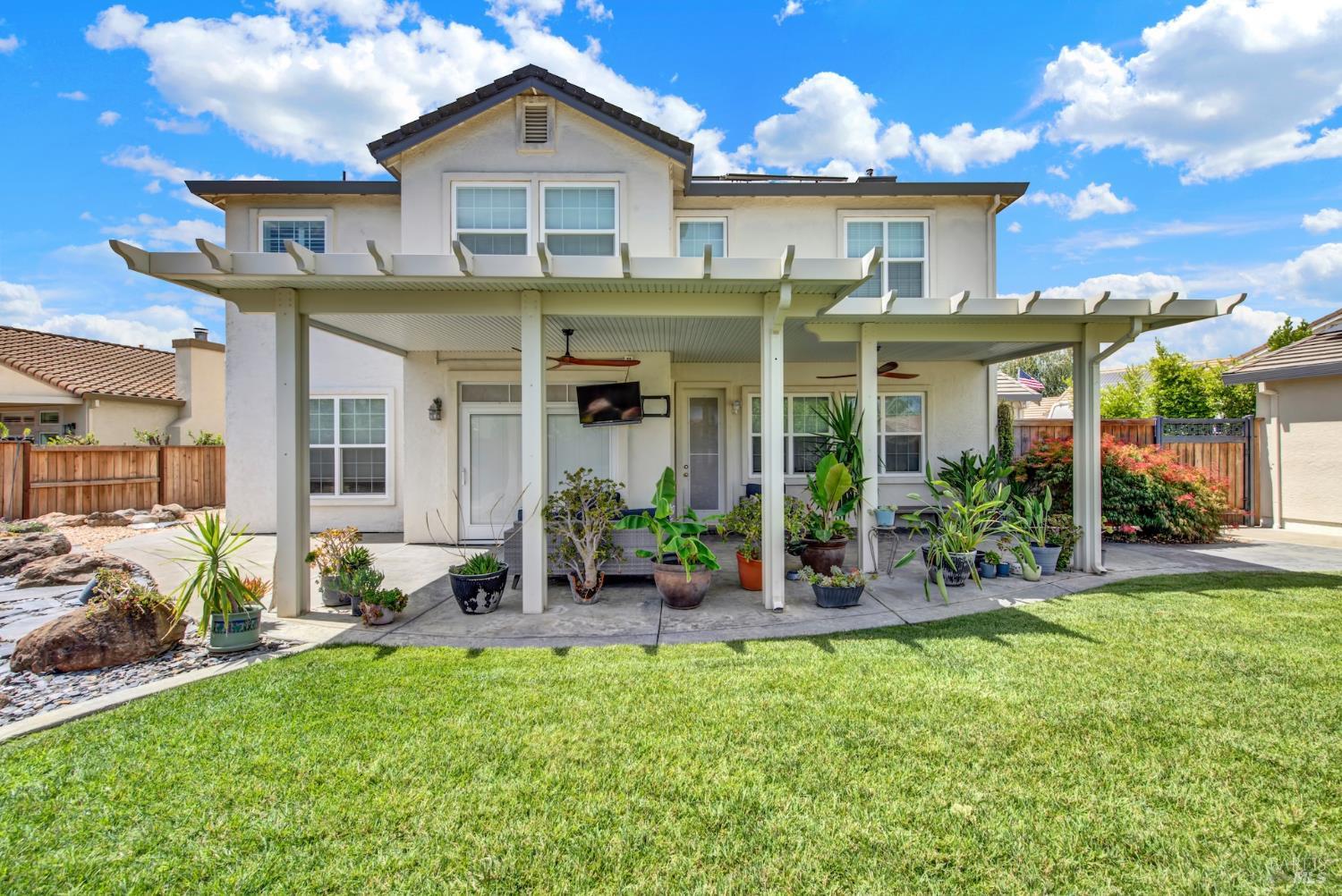 325 Stoneridge Circle Vacaville CA 95687