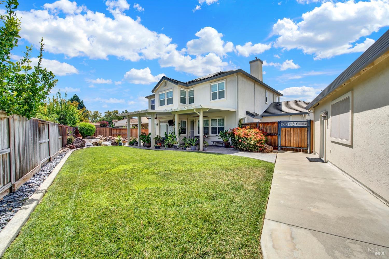 325 Stoneridge Circle Vacaville CA 95687
