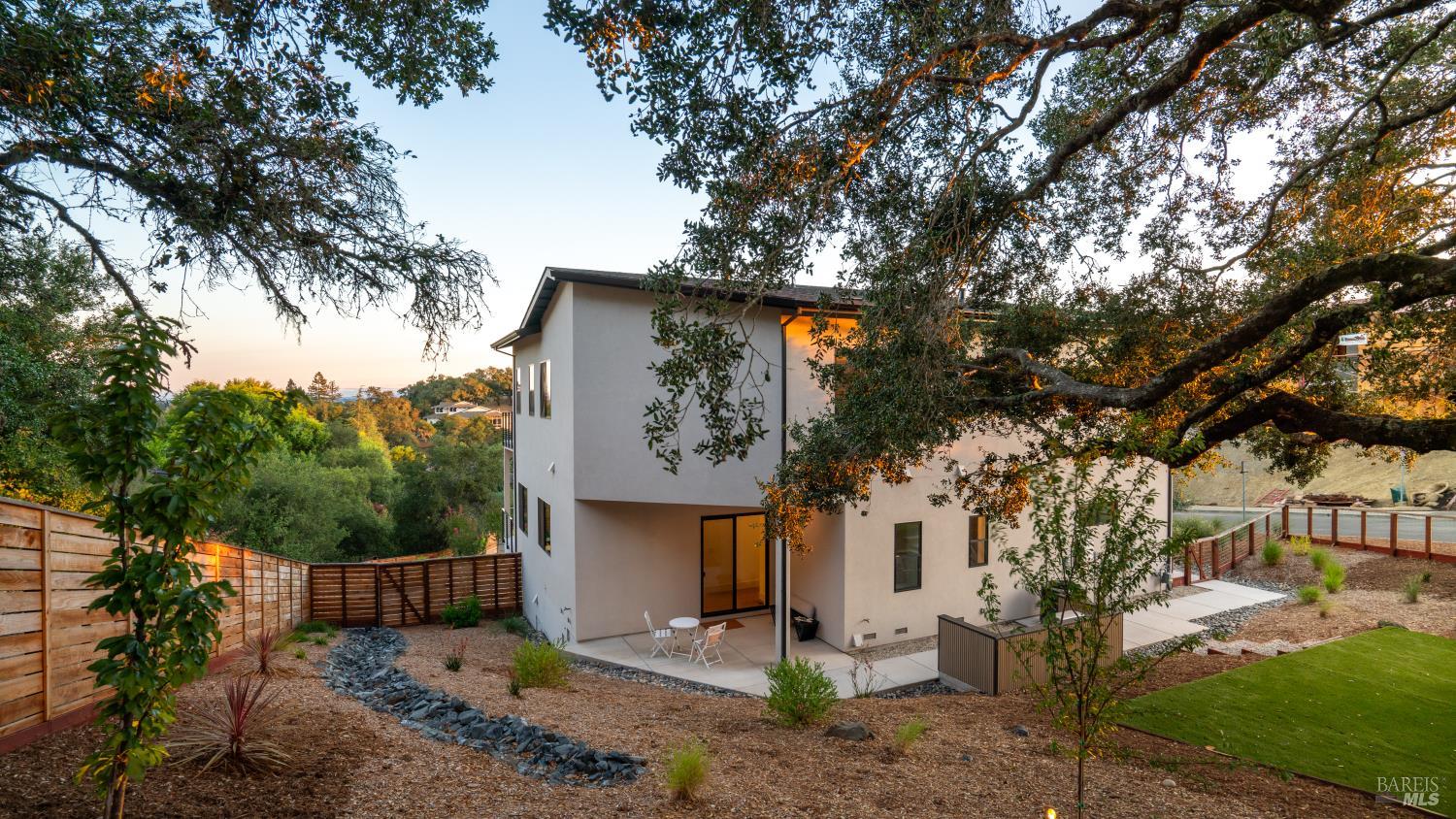 1580 Clear Ridge Drive Healdsburg CA 95448