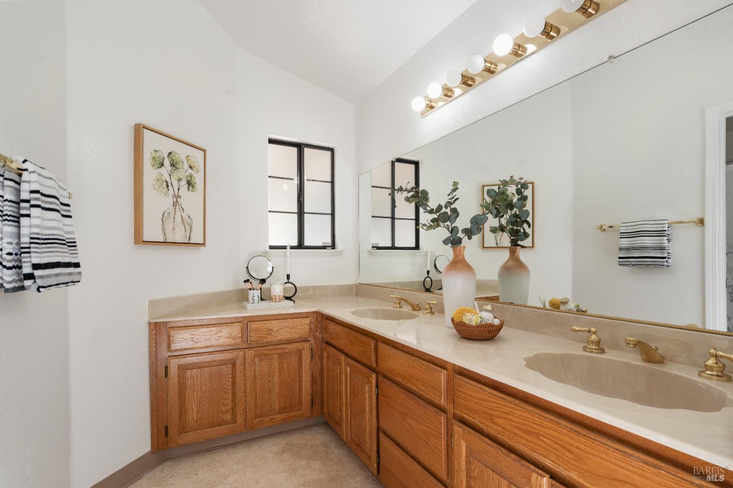 8 Starling Drive Petaluma CA 94954
