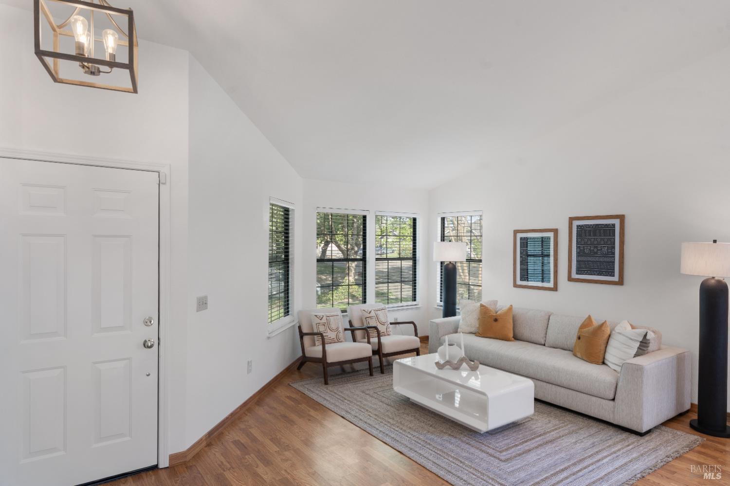 8 Starling Drive Petaluma CA 94954
