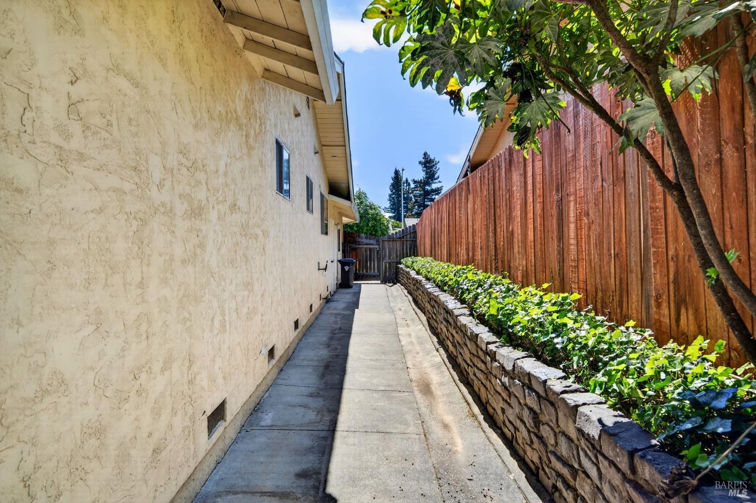 2968 Woodcrest Drive Napa CA 94558