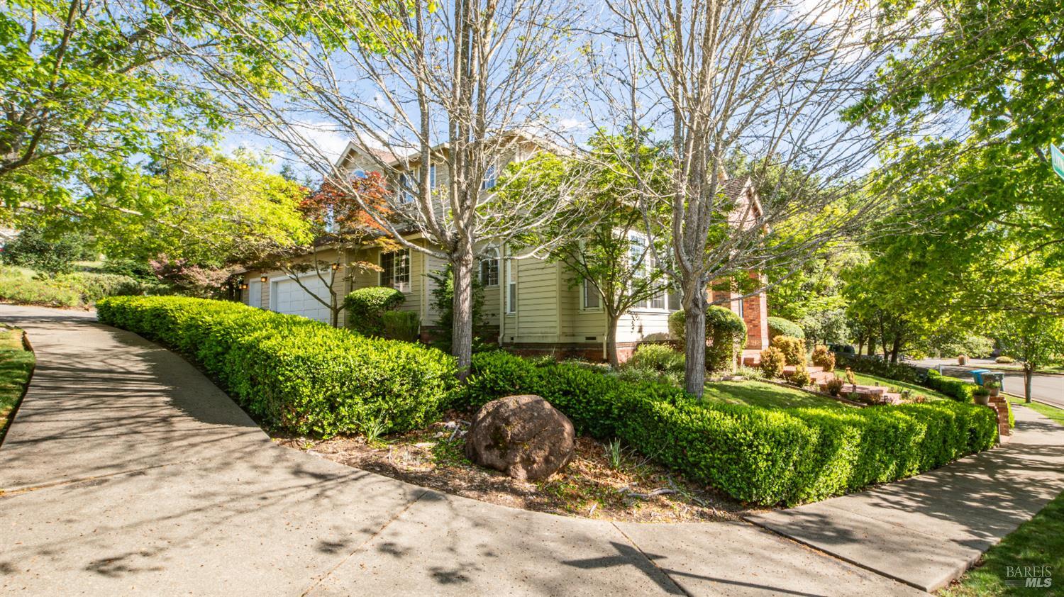 4742 Livingstone Place Santa Rosa CA 95405